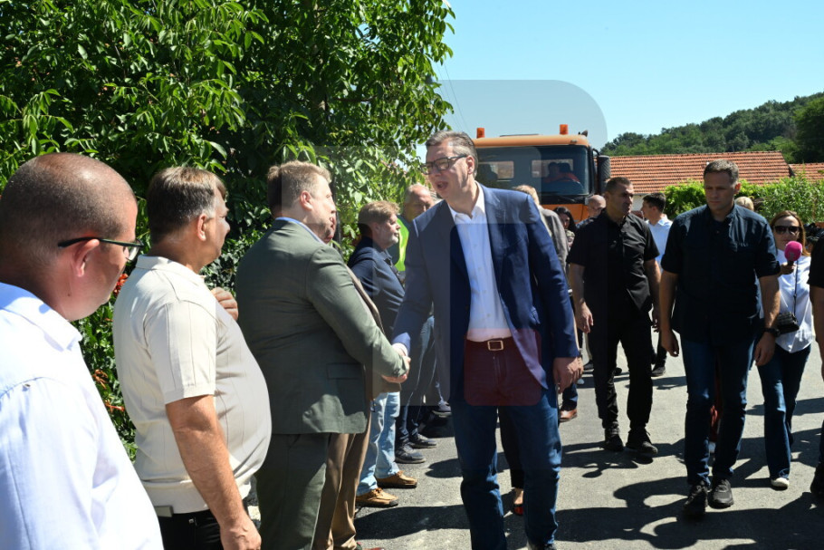 Vučić: Ljudima najvi&scaron;e znači put, nama važno da čujemo i slu&scaron;amo njihove potrebe