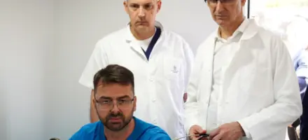 Macut i Lončar u mobilnoj ambulanti u Velikom selu pregledaju pacijente