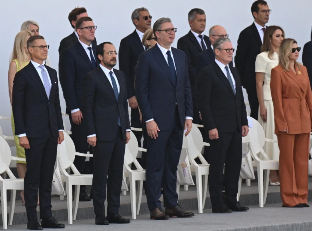 Vučić: Lepo je bilo danas predstavljati Srbiju na paradi u Parizu