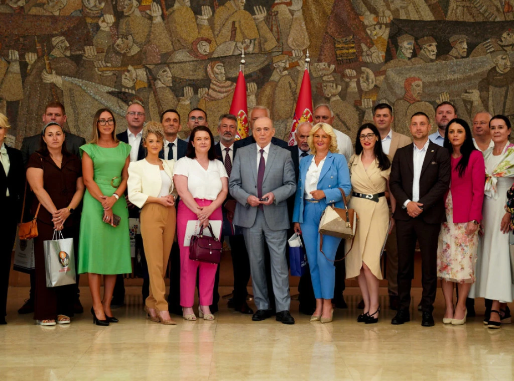 Potpisani ugovori vrednosti 61,2 miliona dinara za organizaciju Miholjskih susreta sela