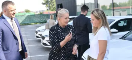 Sofronijević uručila ključeve 10 novih službenih vozila inspektorima ministarstva