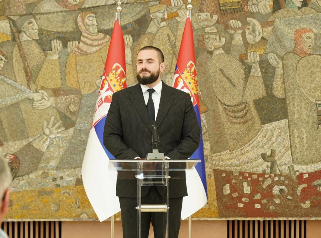 Zukorlić uručio ugovore vredne 88 miliona dinara kao podr&scaron;ku najosetljivijim grupama