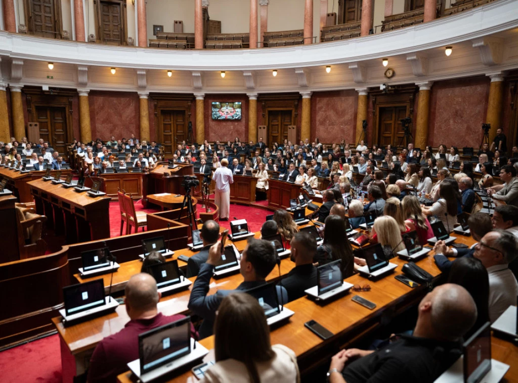 Novoizabrane sudije položile zakletvu u Skup&scaron;tini pred Brnabić i Tomićem