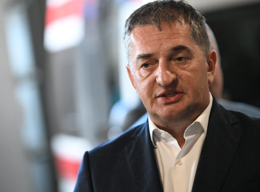 Čolaković: Garaža Hitne pomoći može da primi 33 saniteta, imaćemo ekipe u na&scaron;oj zgradi