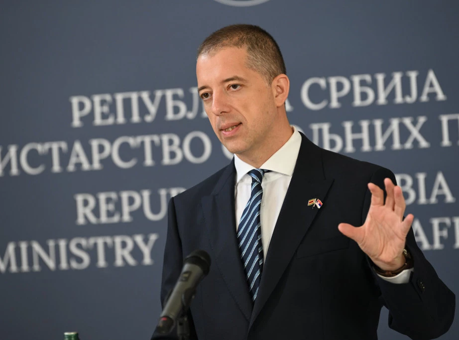 Đurić: Vučić razgovorom sa Zelenskim &scaron;titi interese Srbije