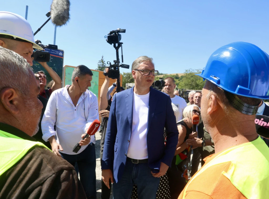 Vučić: Dao sam nalog za ulaganje u &scaron;kolu u Ku&scaron;ićima