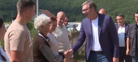 Vučić: Deževa će dobiti potpuno novu &scaron;kolu, u naredna dva meseca i put ka Vranovini