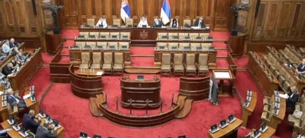 Nastavljena vanredna sednica Skup&scaron;tine, poslanici pitali o mostu na Ibru, centrima za socijalni rad, izlivanju mazuta&hellip;