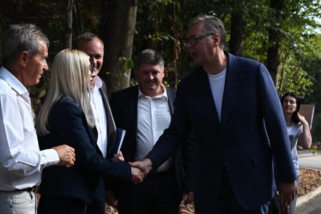 Vučić obi&scaron;ao radove na putu Grza&ndash;Sisevac: &bdquo;Kada sve spojimo, biće to čudo za ovaj kraj&ldquo;