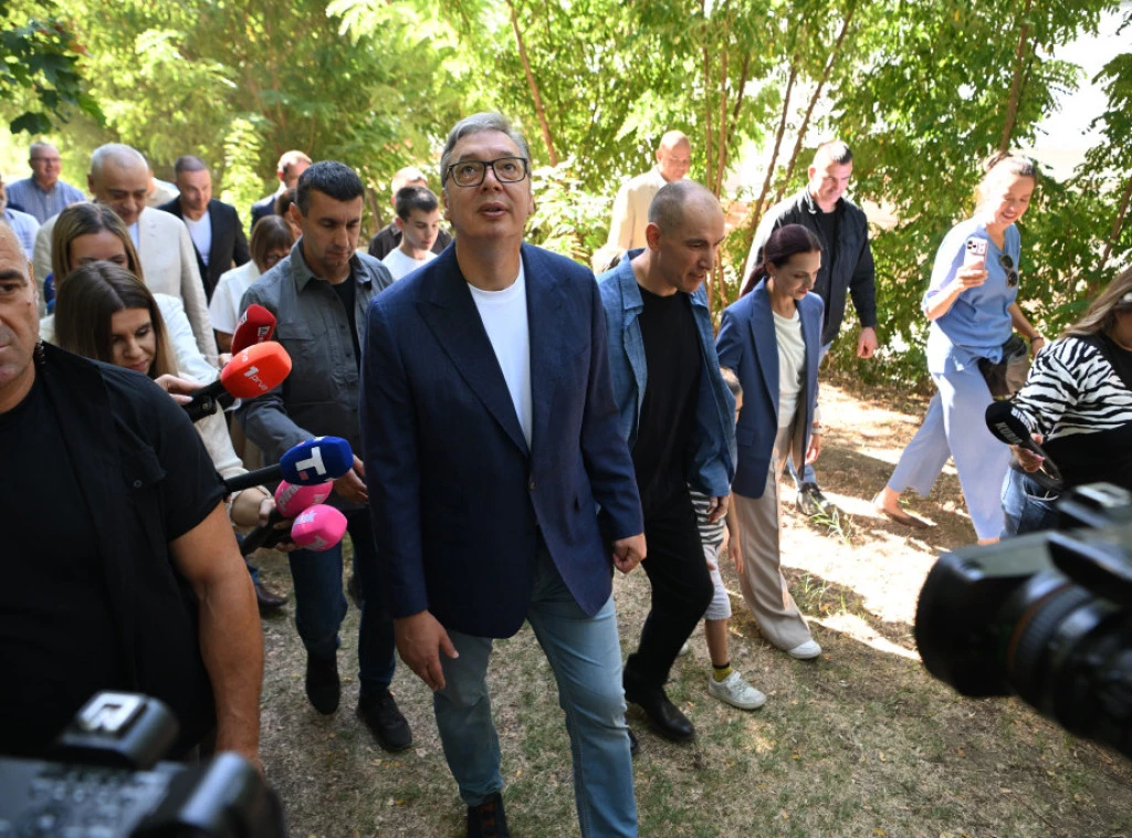 Vučić obilazi Gerontolo&scaron;ki centar Subotica