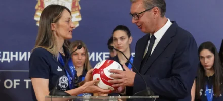 Vučić: Verujem da će država biti spremna da jo&scaron; značajnije pomogne odbojci i vaterpolu